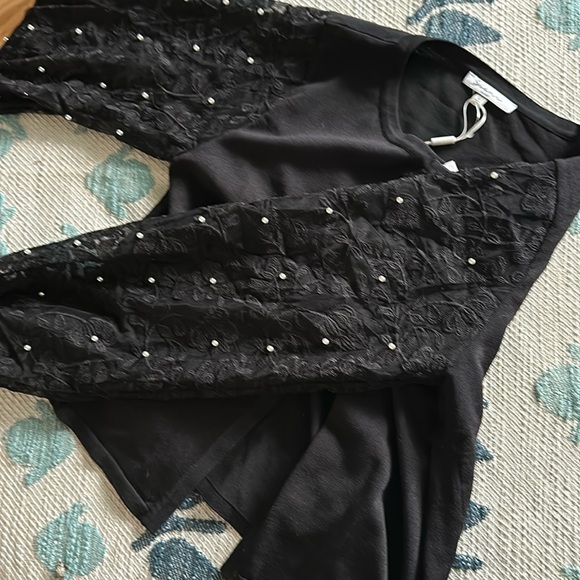 Lace and pearl cardigan - Picture 3 of 5